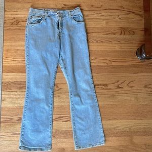 Levi Relaxed Bootcut Jeans size 8.  Beautiful Denim color
